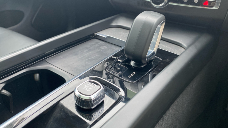 Volvo XC60 2.0 T6 [350] RC PHEV Plus Dark 5dr AWD Geartronic Estate